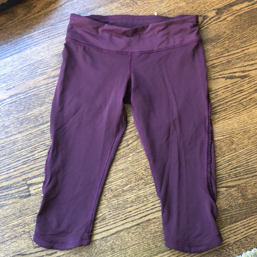 Lululemon burgundy cropped leggings
